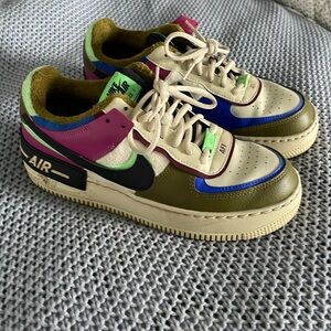Nike Air Air Force 1. Size 9. Gently worn. Excellent condition. Authentic.
